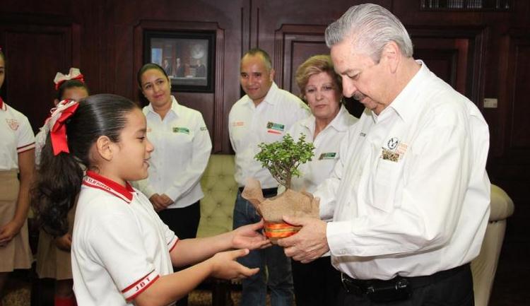 Agradecen niños de primaria apoyo de la UAT en sus proyectos ambientales