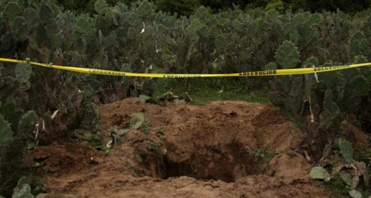 Hallan fosas clandestinas en Guerrero