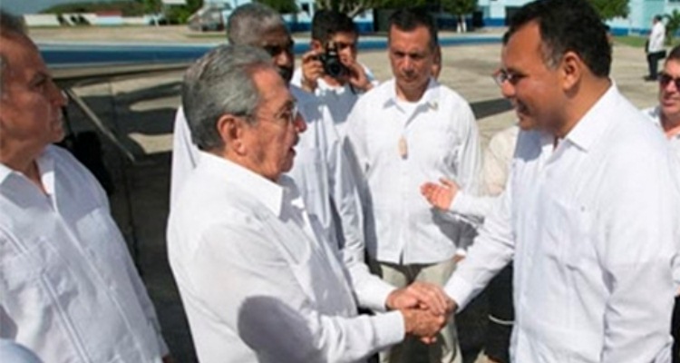 Raúl Castro concluye visita de Estado en México