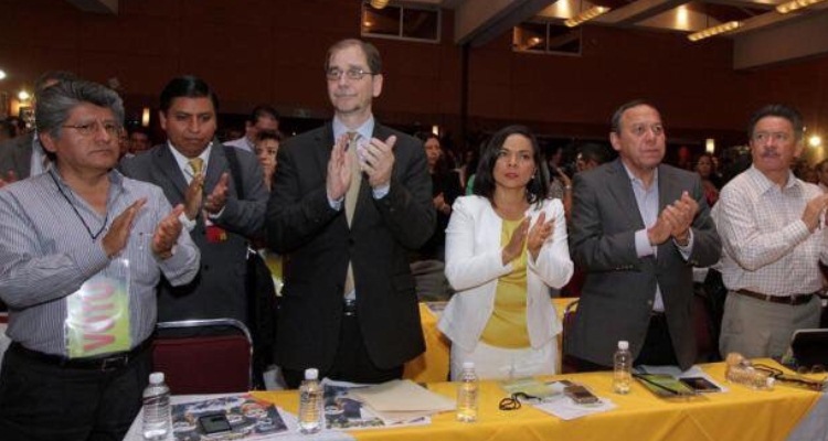 No habrá pactos con los gobiernos asegura Basave, nuevo líder del PRD