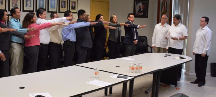 Entrega PGJE nombramientos en Unidad de Investigación