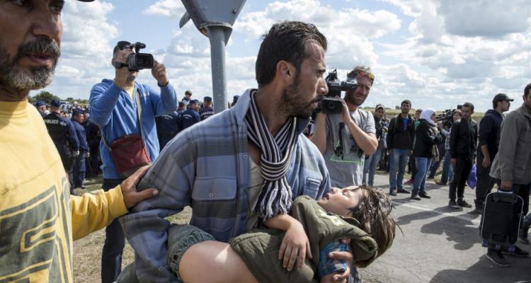 Trudeau acepta a 25 mil refugiados sirios en Canadá