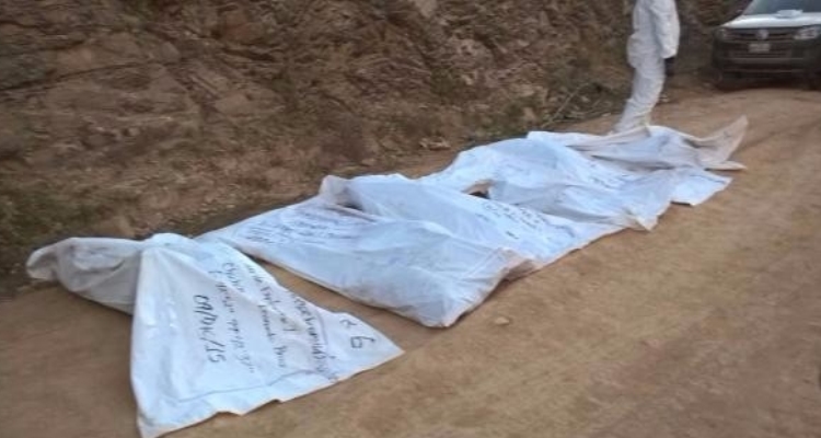 Renuncia funcionario de Guerrero tras hallazgo de 19 cuerpos