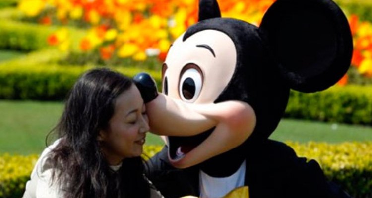 Pueblo japonés quiere sustituir base de EU por un parque Disney