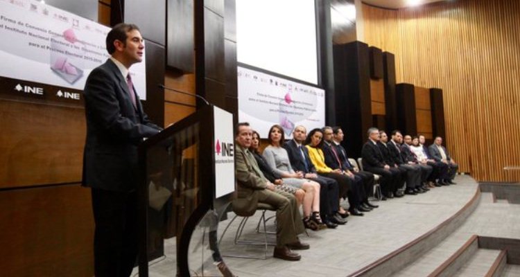 Organismos Públicos Electorales e INE firman convenios para blindar comicios de 2016