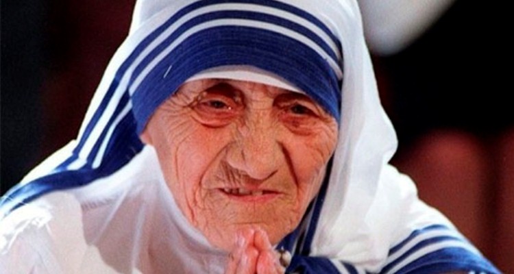 Papa Francisco aprueba canonización de la madre Teresa de Calcuta