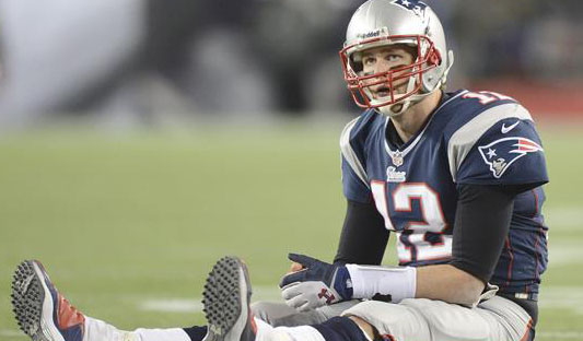 Suspenden a Tom Brady cuatro juegos por participar en “deflate-gate”