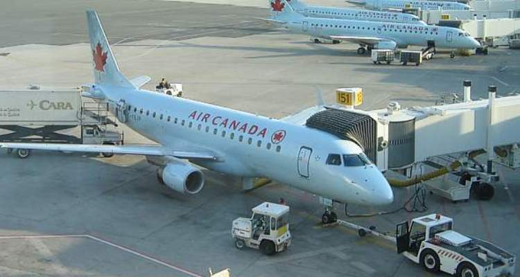Turbulencia deja 20 heridos y obliga a desviar vuelo en Canadá