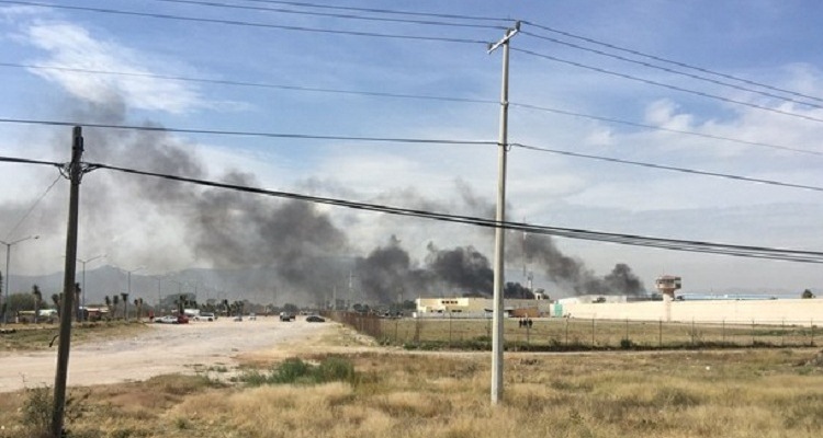 Reos se amotinan en penal de San Luis Potosí