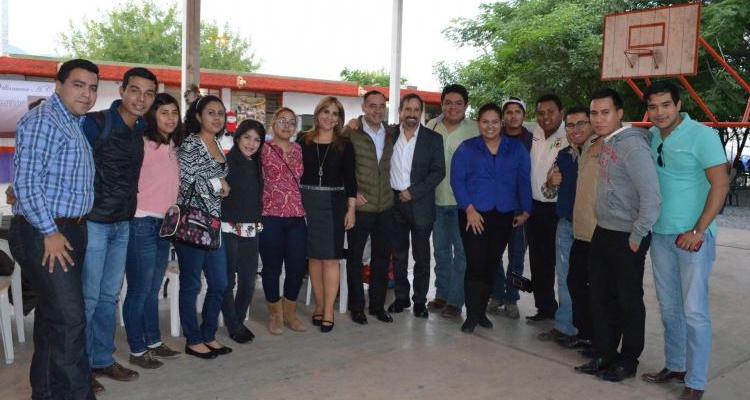 Sumando voluntades fortalecemos a Victoria: Katya Salinas de Etienne
