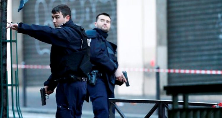 Matan a hombre que trató de atacar comisaría de París