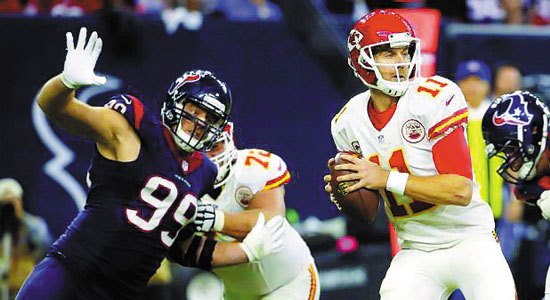Kansas City blanquea 30-0 a Texanos y avanza