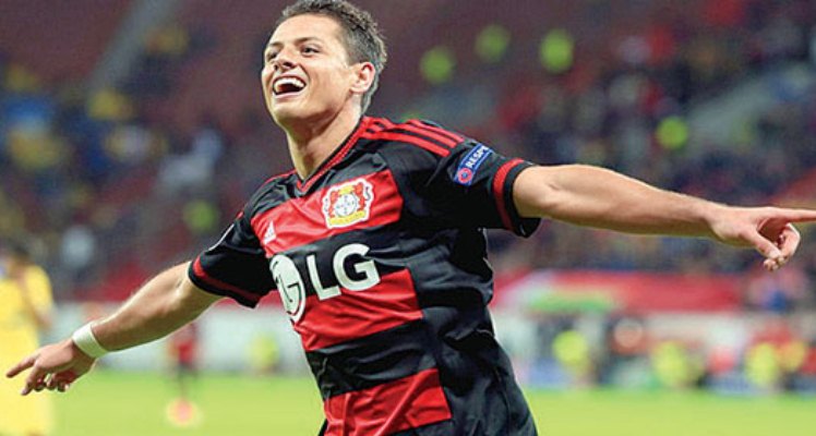 Chicharito niega tener presión de seguir anotando