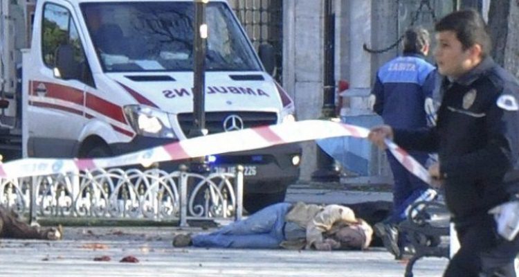 Atentado en zona turística de Estambul deja al menos 10 muertos