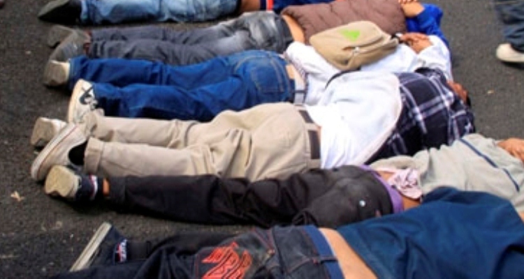 Detienen a 4 policías involucrados en la desaparición de 5 jóvenes en Veracruz