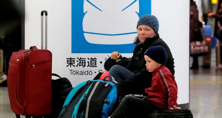 Fuertes nevadas causan 206 heridos y cientos de vuelos cancelados en Japón