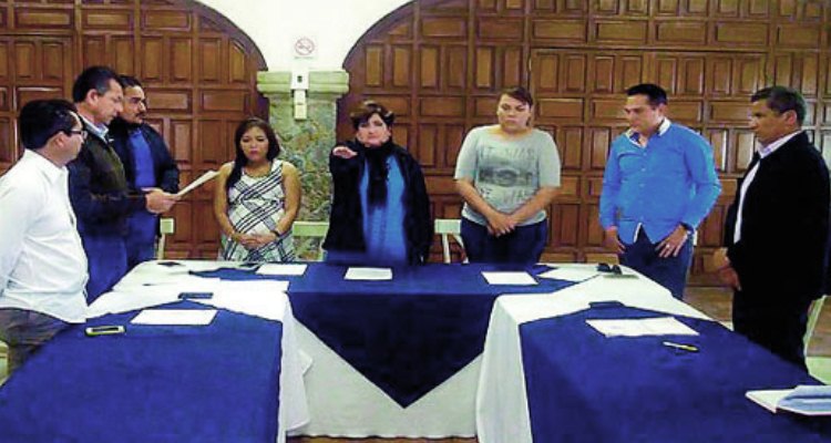 Suplente de Gisela asume en lo oscurito como alcaldesa de Temixco