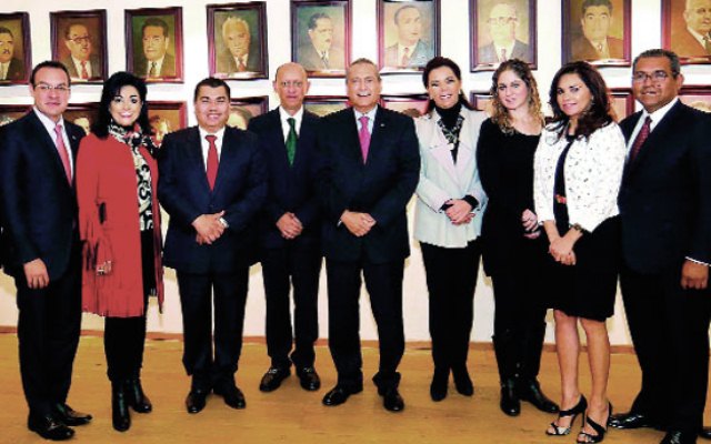 Aspirantes priistas en Puebla firman acuerdo de unidad