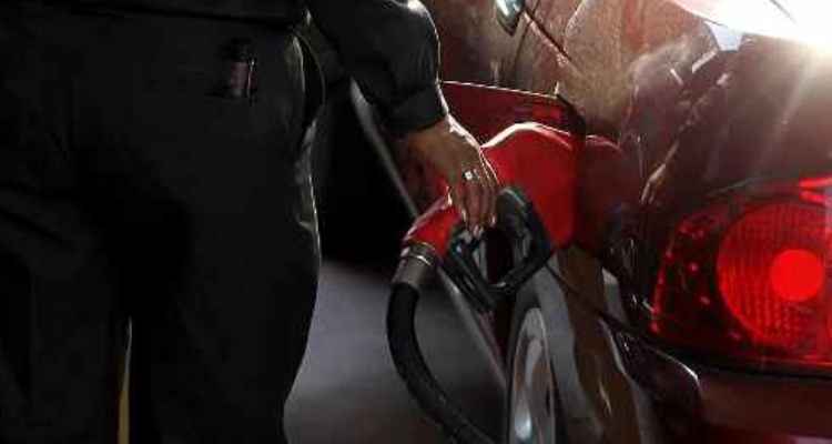 Gasolina Premium baja en febrero; Magna y Diesel, sin variaciones