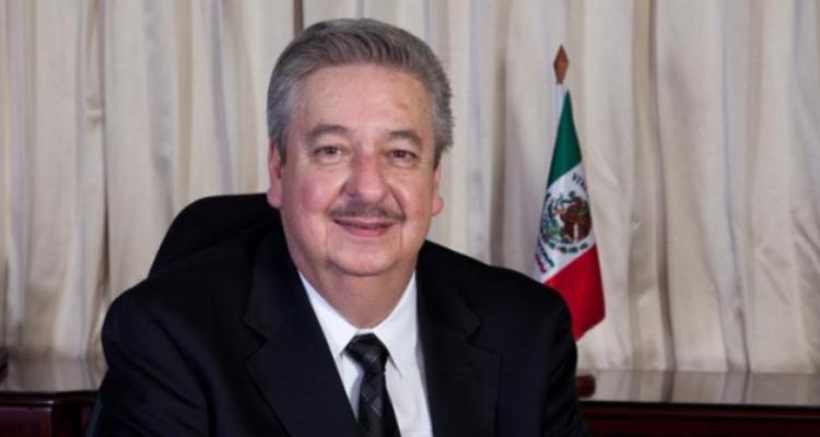 Felicita Rector de la UAT a periodistas