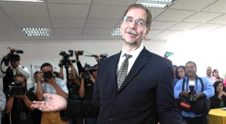 Basave acusa al PRI de bloquear alianzas