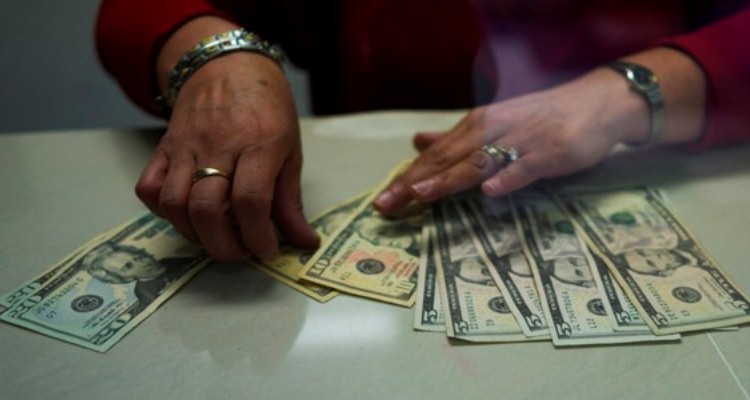 Dólar se vende hasta en $18.80 en bancos