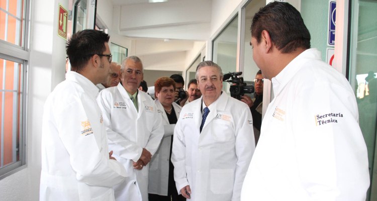 Inaugura UAT Laboratorio de análisis Ambiental