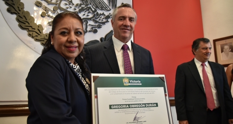 Convoca Municipio a elegir  al servidor público 2016