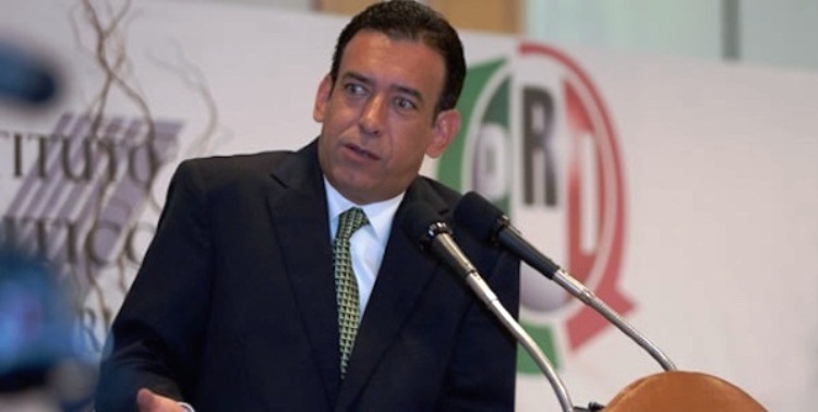 Detienen a Humberto Moreira en el aeropuerto de Barajas