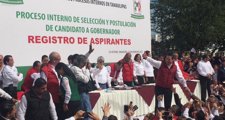 Baltazar Hinojosa se registra como precandidato del PRI