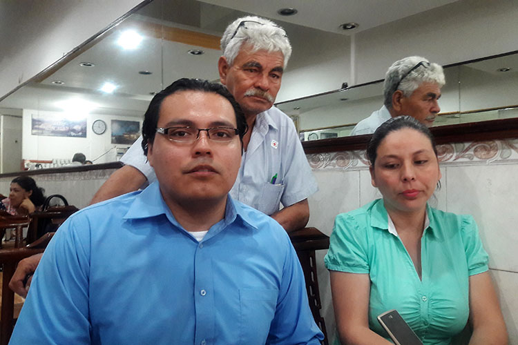 Establece cerco  informativo a activista social; Alcalde de Tampico