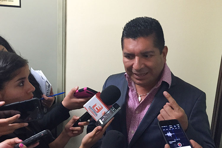 Chavira declinaría por Cabeza de Vaca, declara Thalía Vázquez