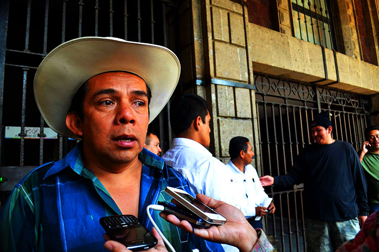Sufre atentado Líder de la Central Campesina