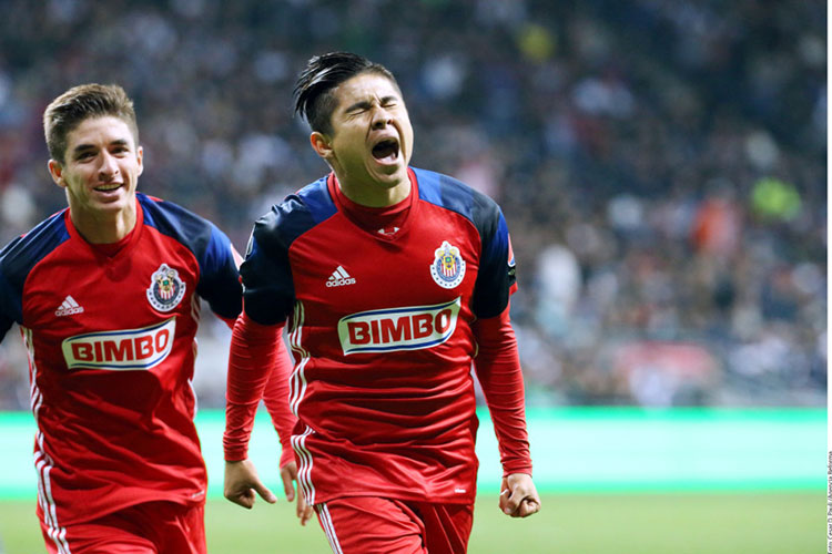 Chivas pide a ‘La Chofis’ que no despegue los pies de la tierra