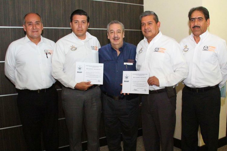 Obtiene UAT primeros lugares en Congreso Internacional de Odontología