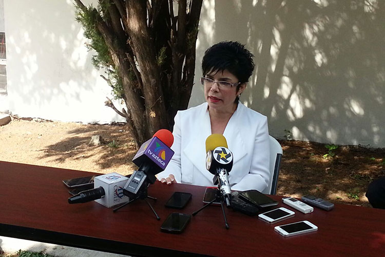 Renuncia Talía a campaña de Francisco Chavira
