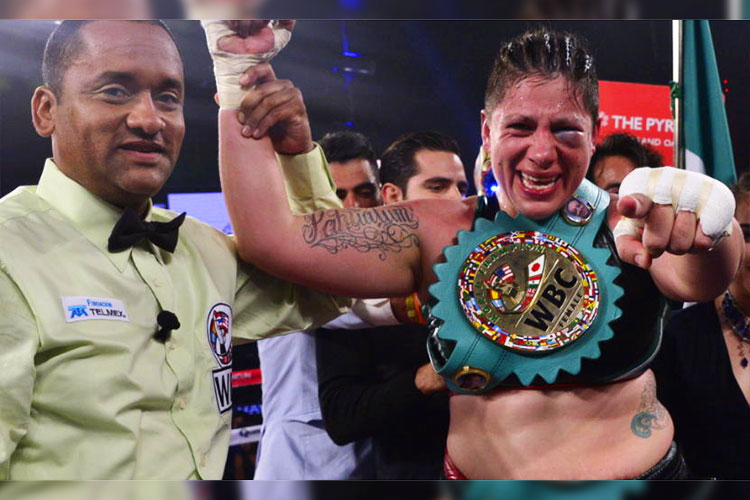 Alejandra Jiménez estrena cinturón de peso completo