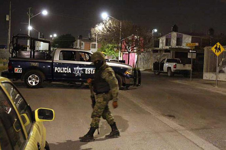 Encuentran a 10 muertos en una casa en Apodaca