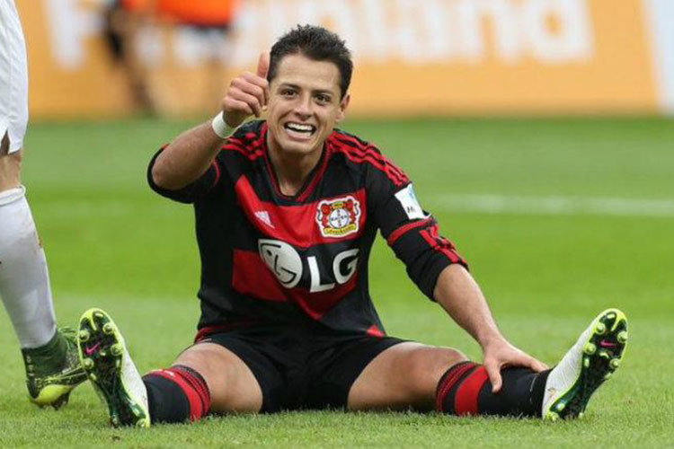 ‘Chicharito’ entrena con normalidad con el Bayer