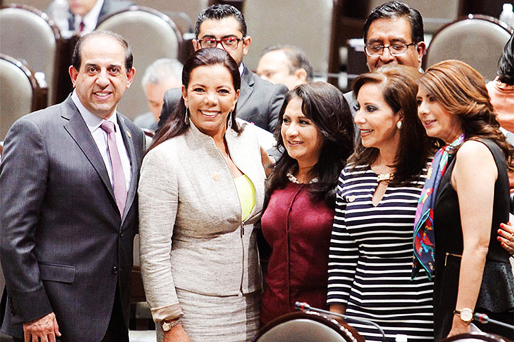 Meten al orden a los diputados; aprueban Código de Ética