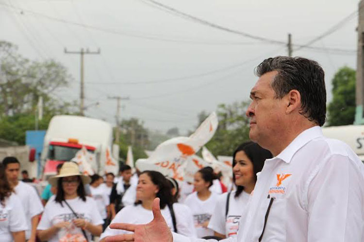 INE ordena bajar spot de Gustavo Cárdenas