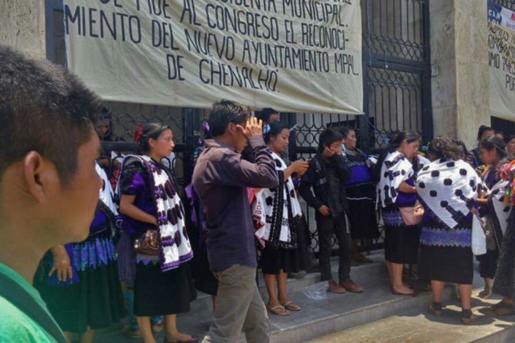 Exigen indígenas de Chenalhó renuncia de alcaldesa