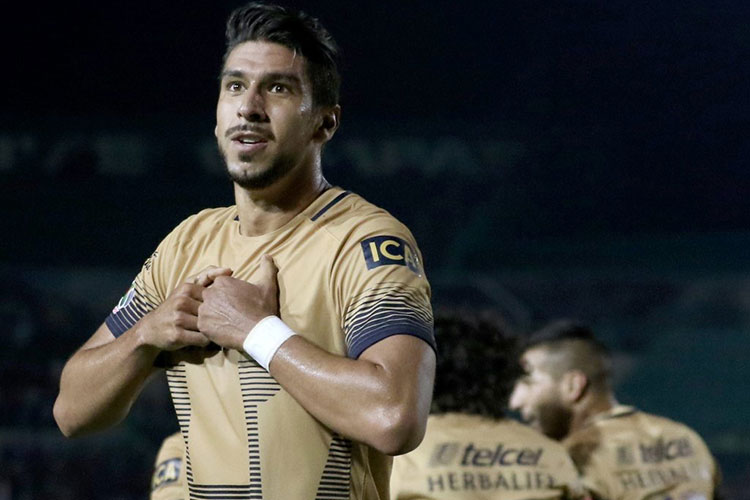 Lalo Herrera mantiene con vida a Pumas