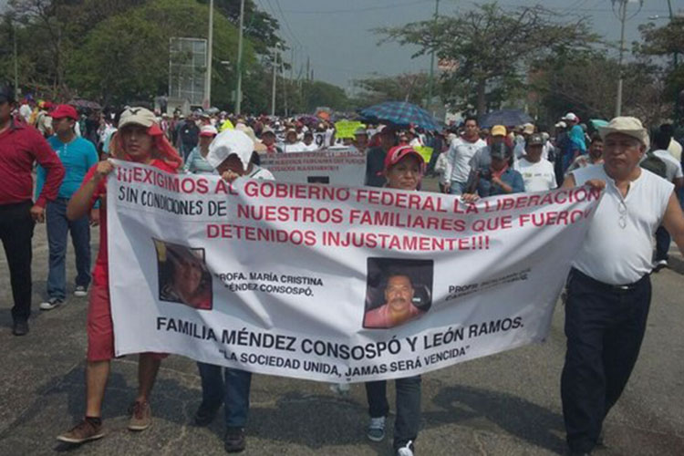 Marchan contra reforma educativa en Chiapas