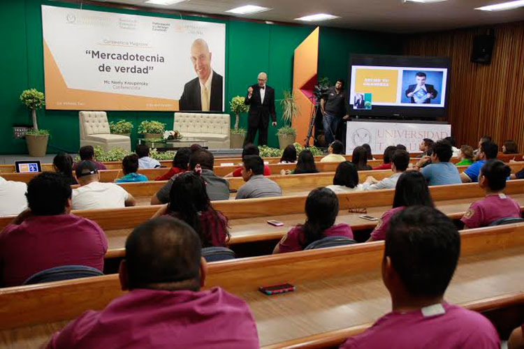Imparte UAT la conferencia “Mercadotecnia de Verdad”