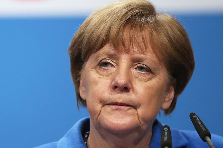 Merkel da importancia a reforzar policías ante nuevas amenazas