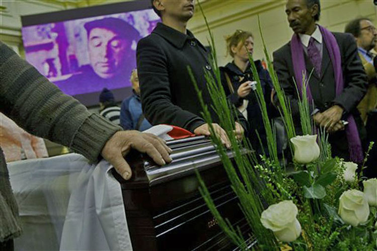 Sepultan por cuarta vez a Pablo Neruda