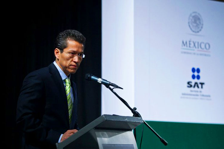 SAT investiga a 33 mexicanos por ‘Los Papeles de Panamá’