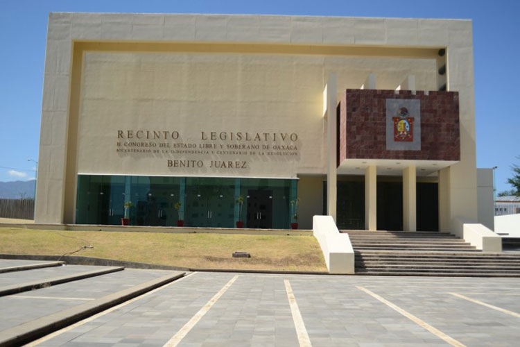 Aprobada Ley Estatal de Educación en Oaxaca