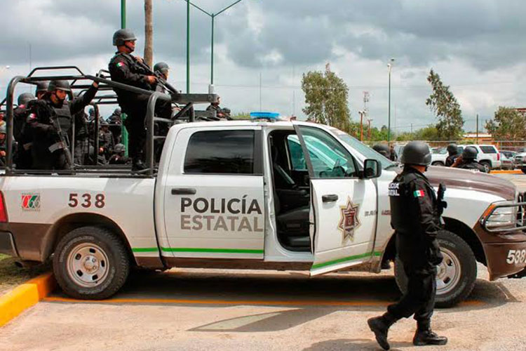 Rescatan migrantes de Honduras y El Salvador